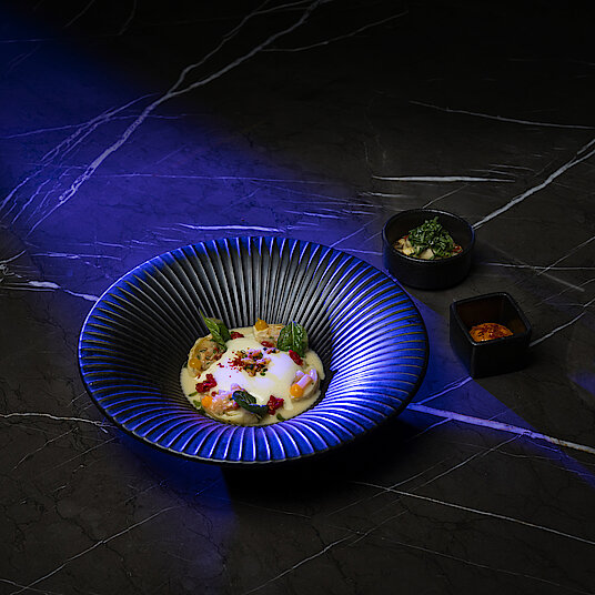 The seventh course of the vegetarian Eatrenalin menu 'Green Dimensions' Mysteries from space follow in the room 'Universe'.